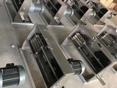 自動喂料主機